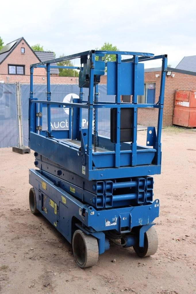 Scissor lift Genie GS-2032 Electric 8.13m 2007