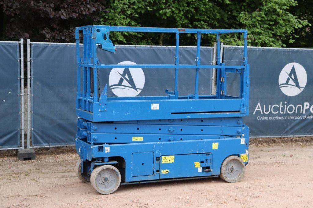 Scissor lift Genie GS-2032 Electric 8.13m 2007