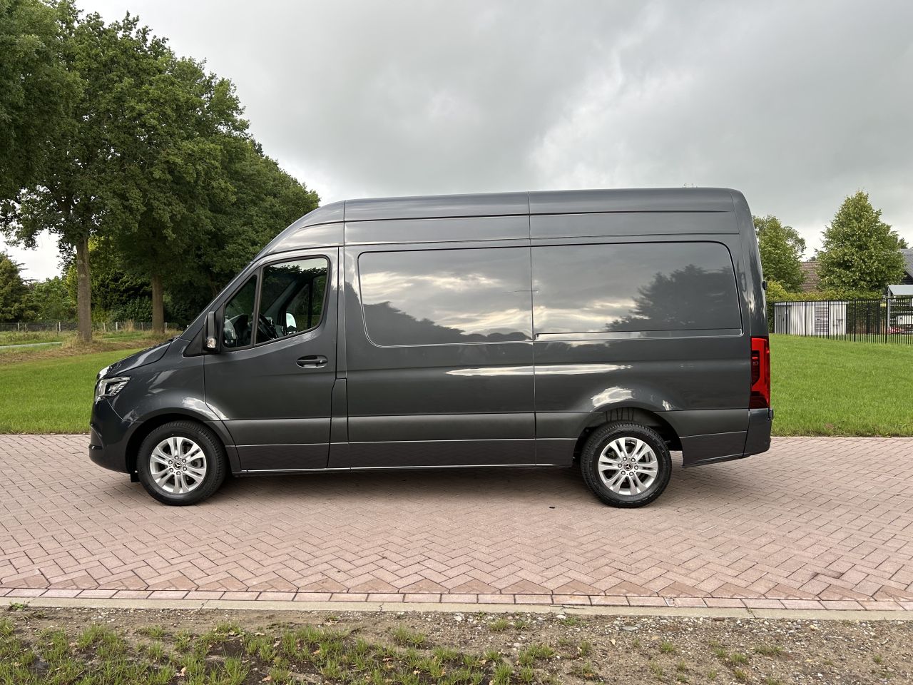 MERCEDES-BENZ SPRINTER 319 V6 (euro 6 ) laadruimte isolatie