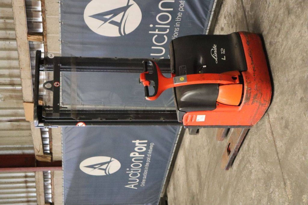 Stacker Linde L 12 Electric 1200kg 4.22m 2005