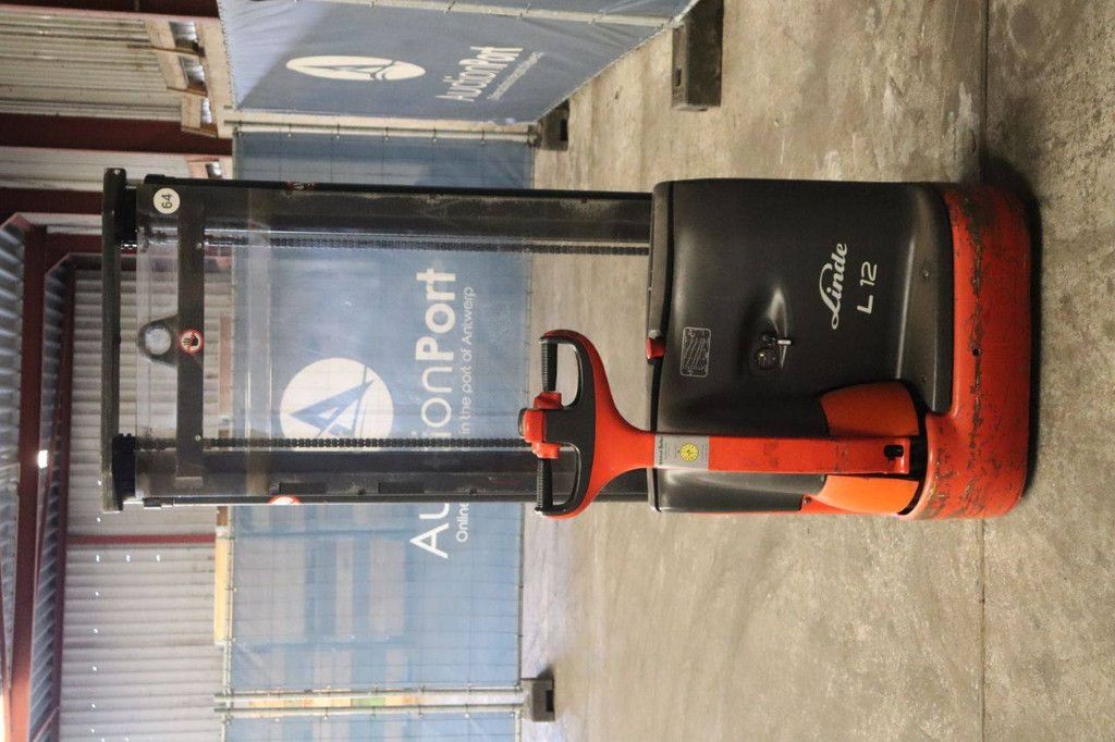 Stacker Linde L 12 Electric 1200kg 4.22m 2005