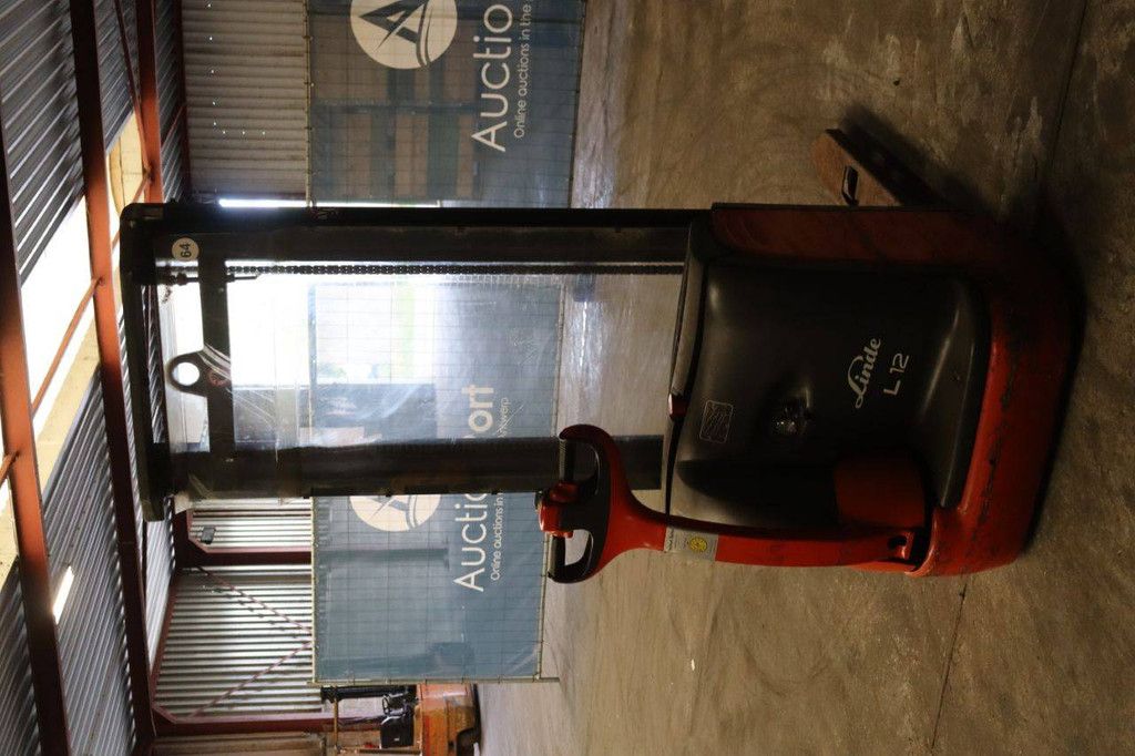 Stacker Linde L 12 Electric 1200kg 4.22m 2005