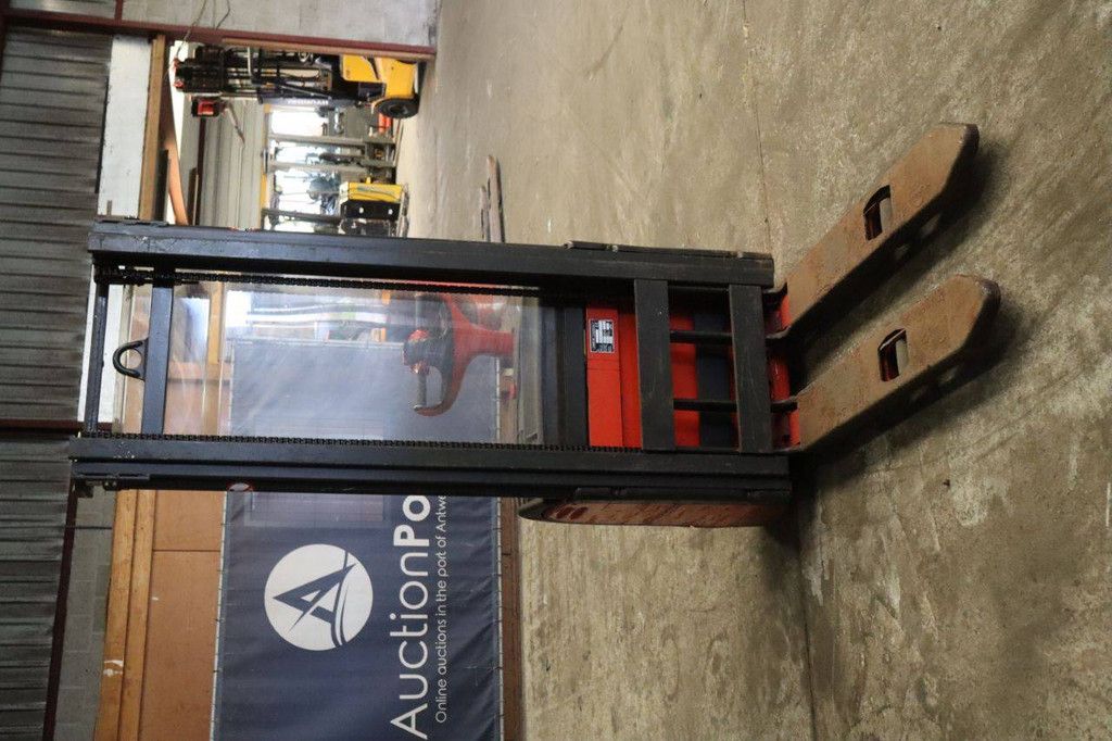 Stacker Linde L 12 Electric 1200kg 4.22m 2005