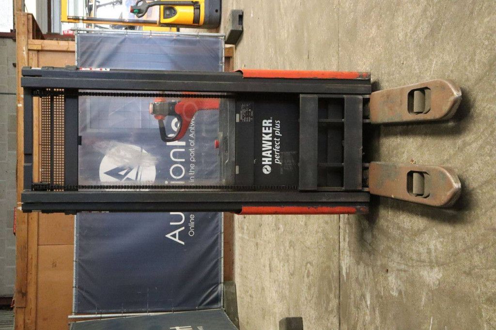 Stapelaar Fenwick-Linde L10 Elektrisch 1000kg 3.0m 2012