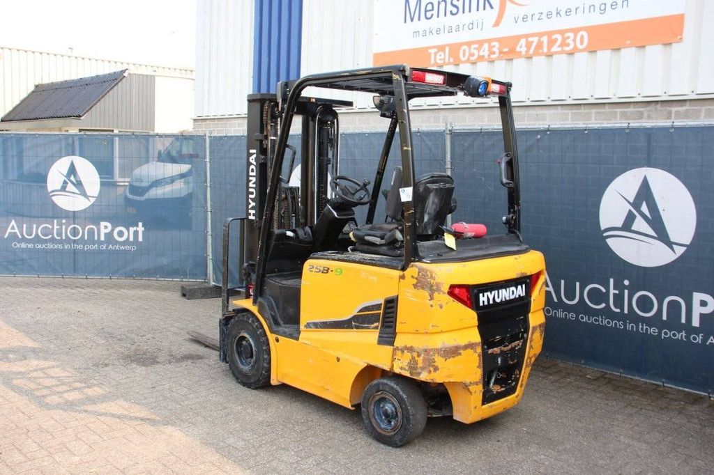 Hyundai 15B-9 Elektro-Gabelstapler 2500 kg 3,3 m
