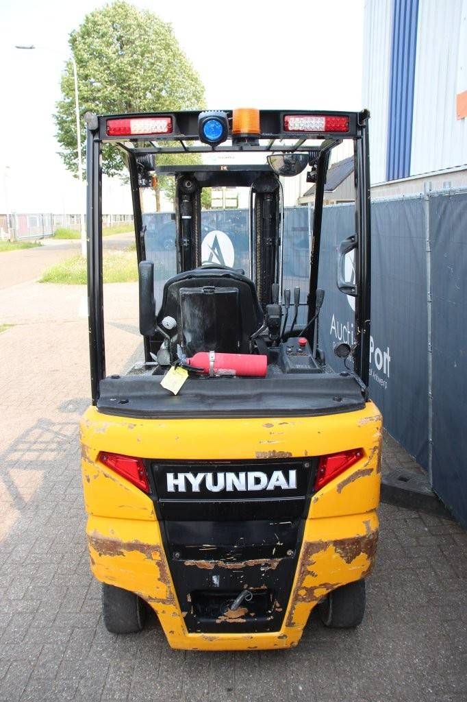 Hyundai 15B-9 Elektro-Gabelstapler 2500 kg 3,3 m