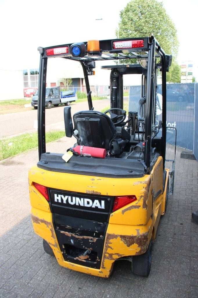 Hyundai 15B-9 Elektro-Gabelstapler 2500 kg 3,3 m