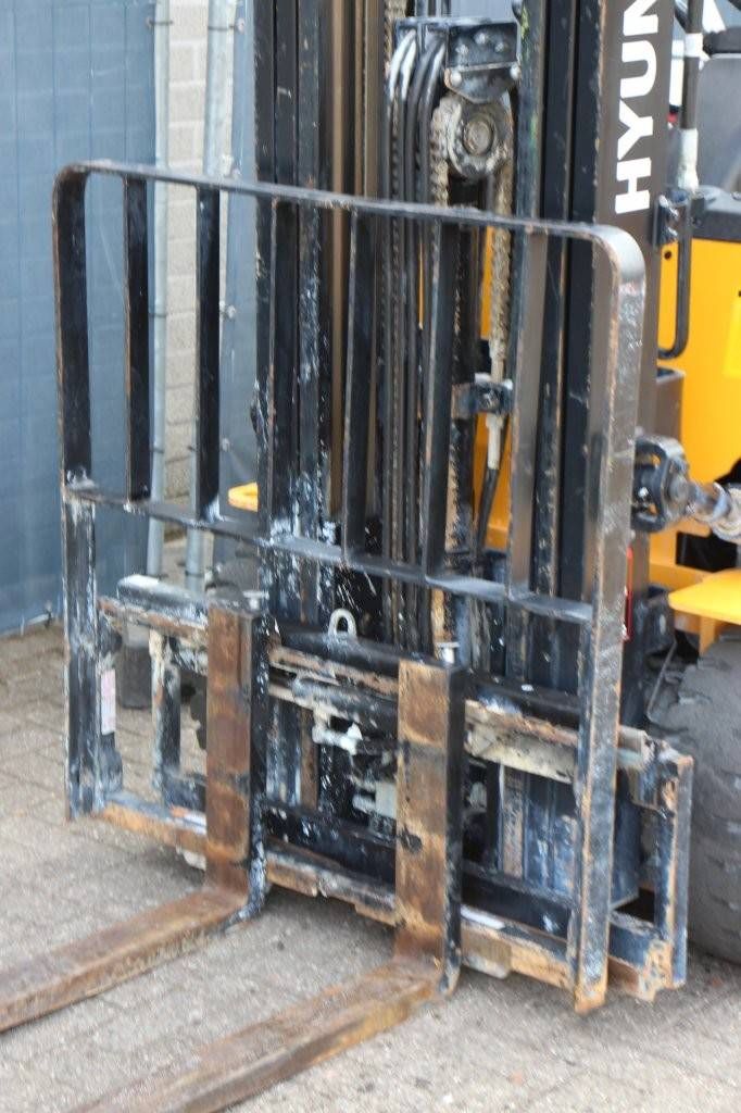 Hyundai 15B-9 Elektro-Gabelstapler 2500 kg 3,3 m