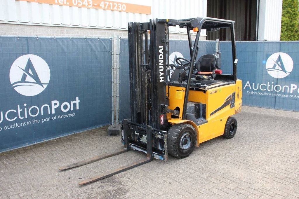 Hyundai 25B-9 Elektro-Gabelstapler 2500 kg 3,3 m 2019