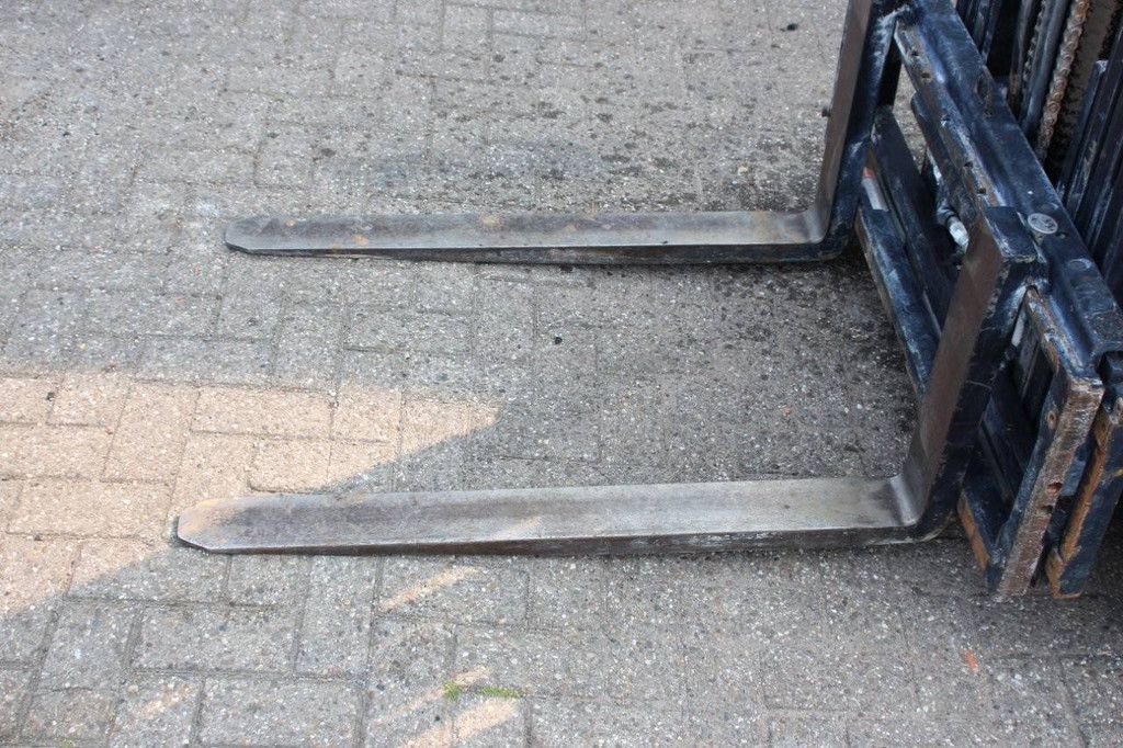 Gabelstapler Hyundai 25B-9 Elektro 2500kg 3,3m 2009