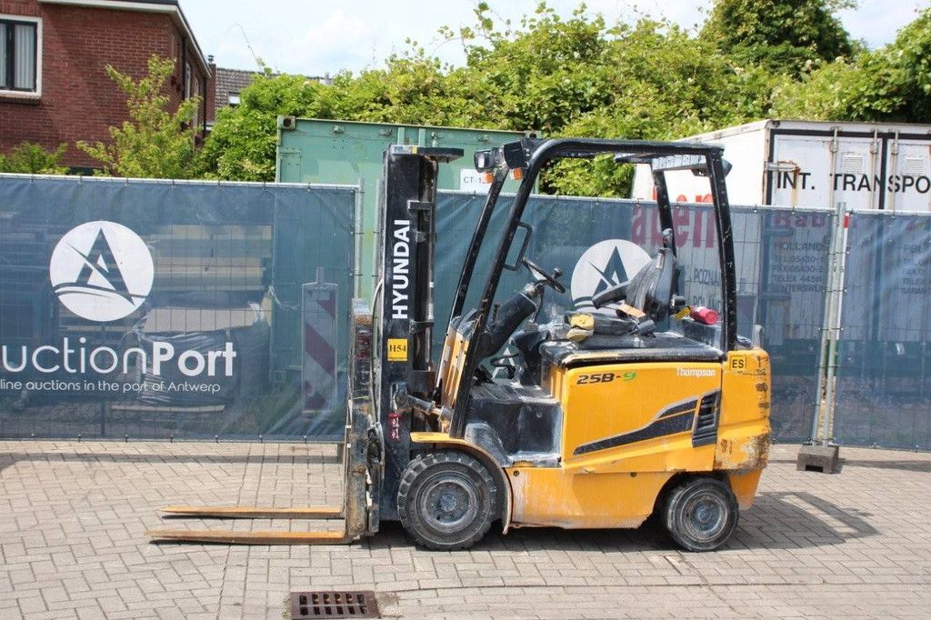 Hyundai 25B-9 Electric Forklift 2500kg 3.3m 2017