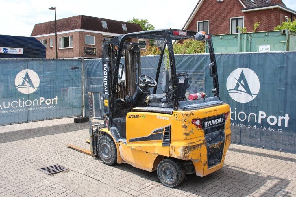 Hyundai 25B-9 Electric Forklift 2500kg 3.3m 2017