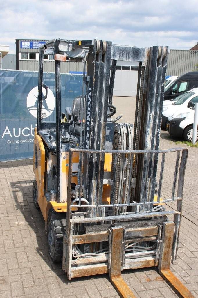 Hyundai 25B-9 Electric Forklift 2500kg 3.3m 2017