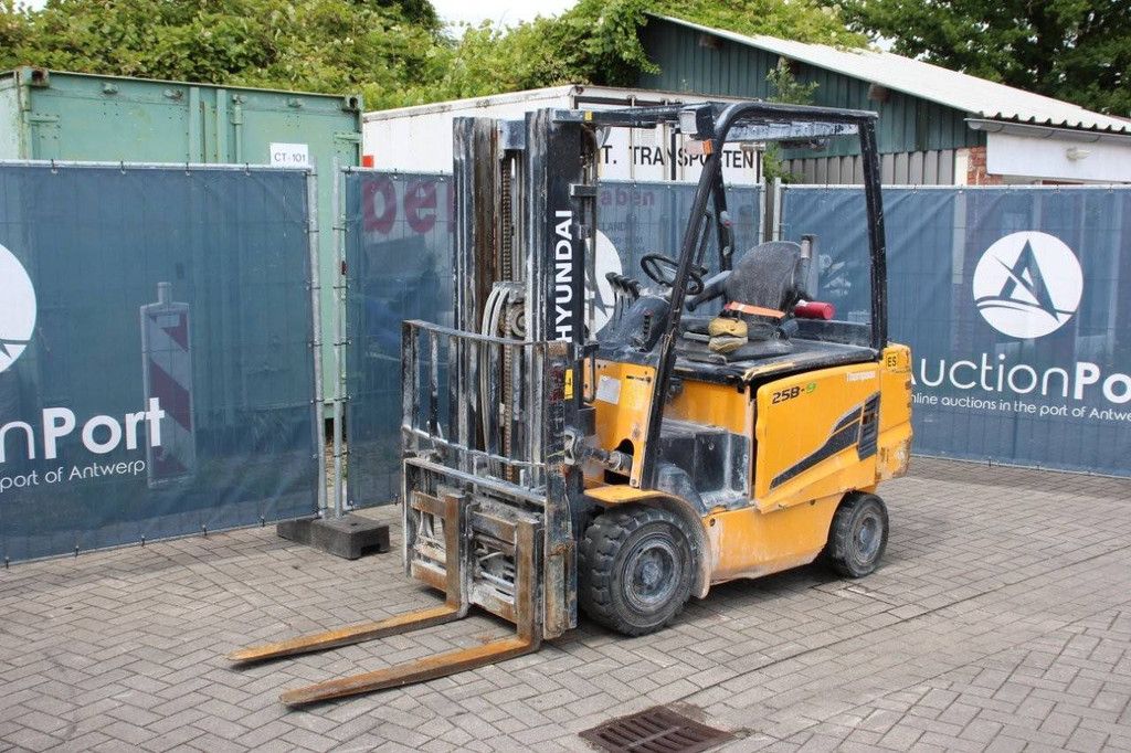 Hyundai 25B-9 Electric Forklift 2500kg 3.3m 2017