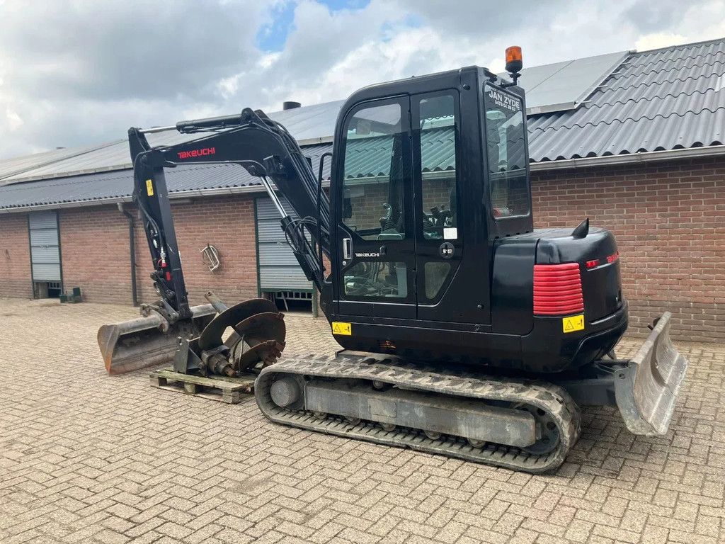 Takeuchi TB 145 Graafmachine Minigraver