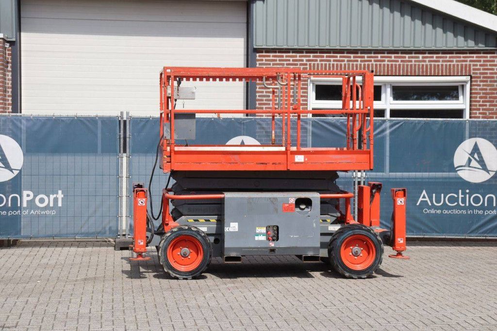 Scherenbühne Skyjack SJ 6832RT Diesel 2013