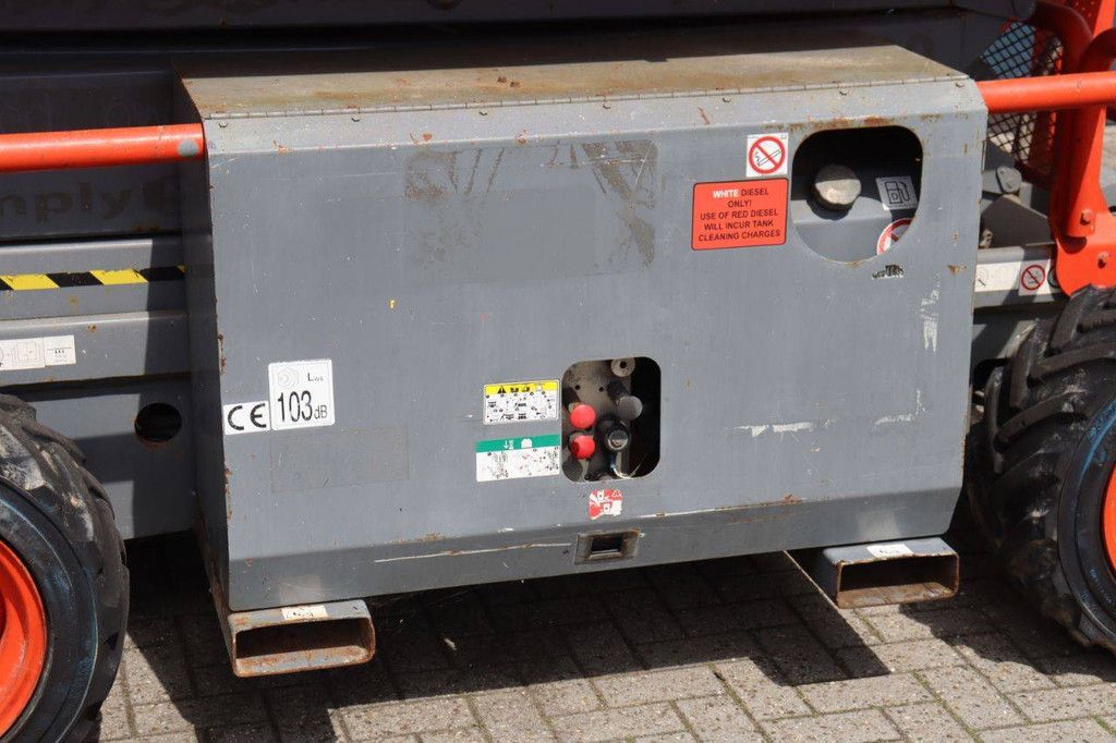 Scherenbühne Skyjack SJ 6832RT Diesel 2013