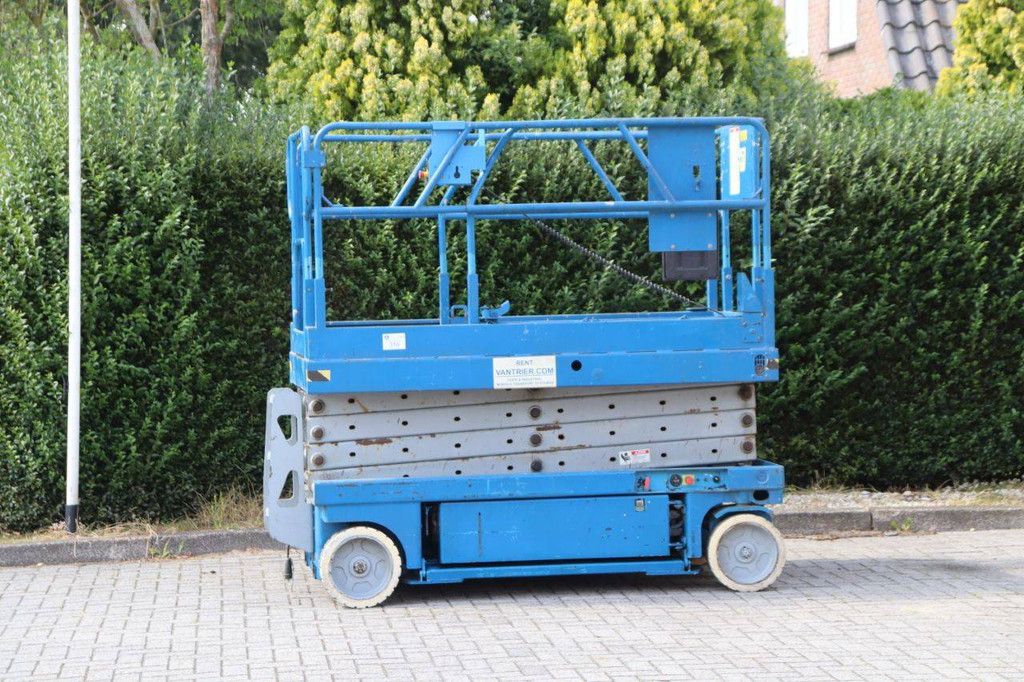 Scissor Lift Genie GS-2646 Electric 9.92 1999