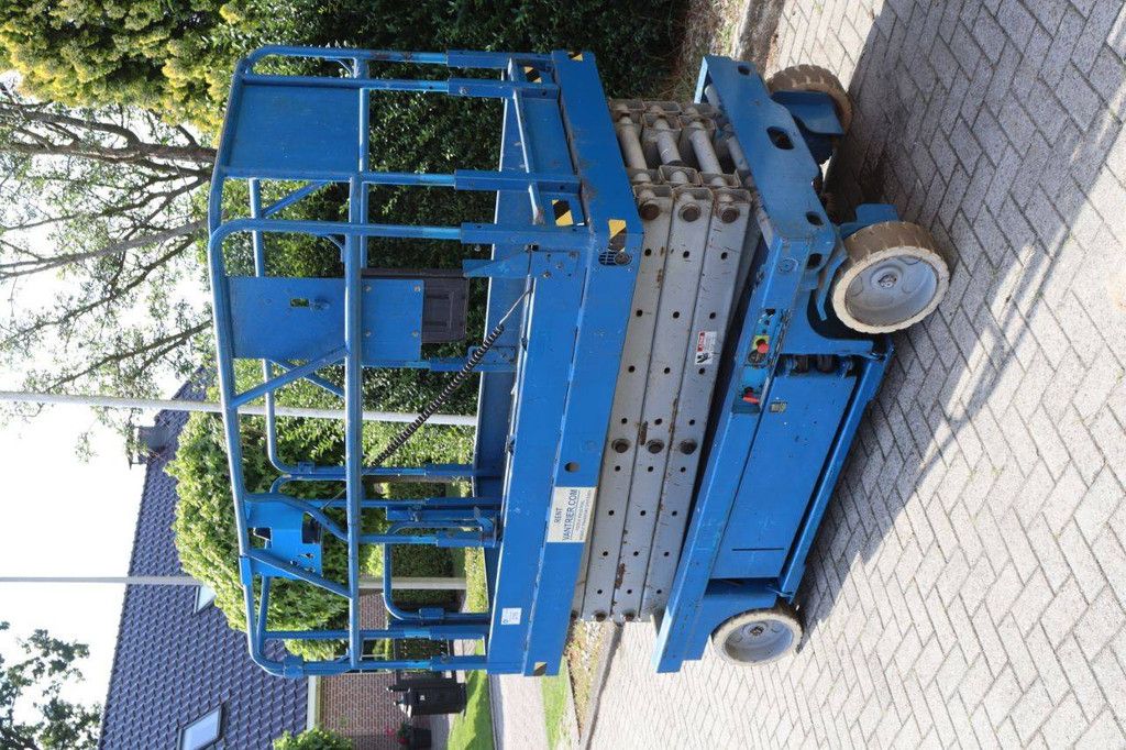 Scissor Lift Genie GS-2646 Electric 9.92 1999