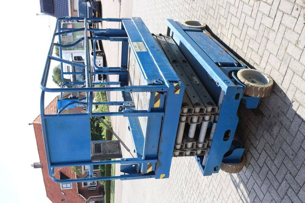 Scissor Lift Genie GS-2646 Electric 9.92 1999