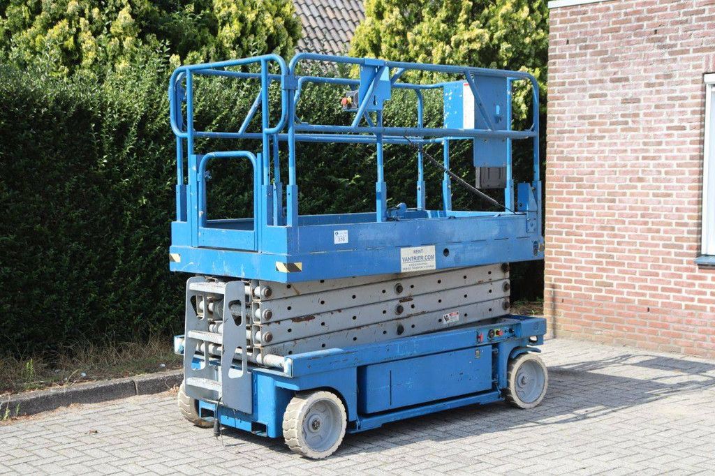 Scissor Lift Genie GS-2646 Electric 9.92 1999