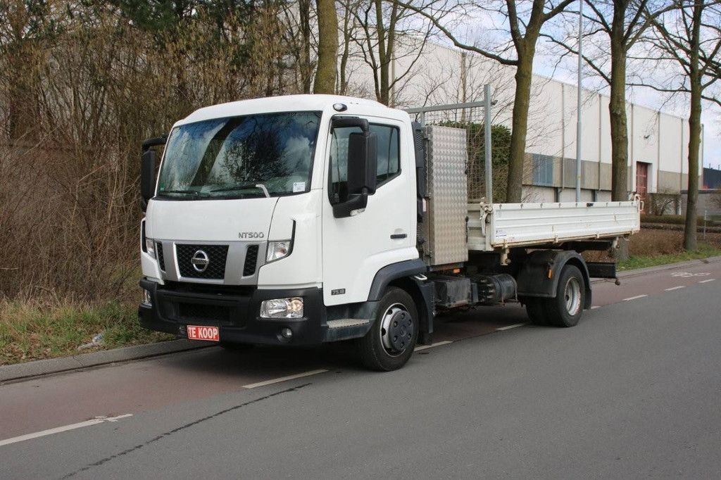 Platte laadbak (vrachtwagen) Nissan NT500 Diesel