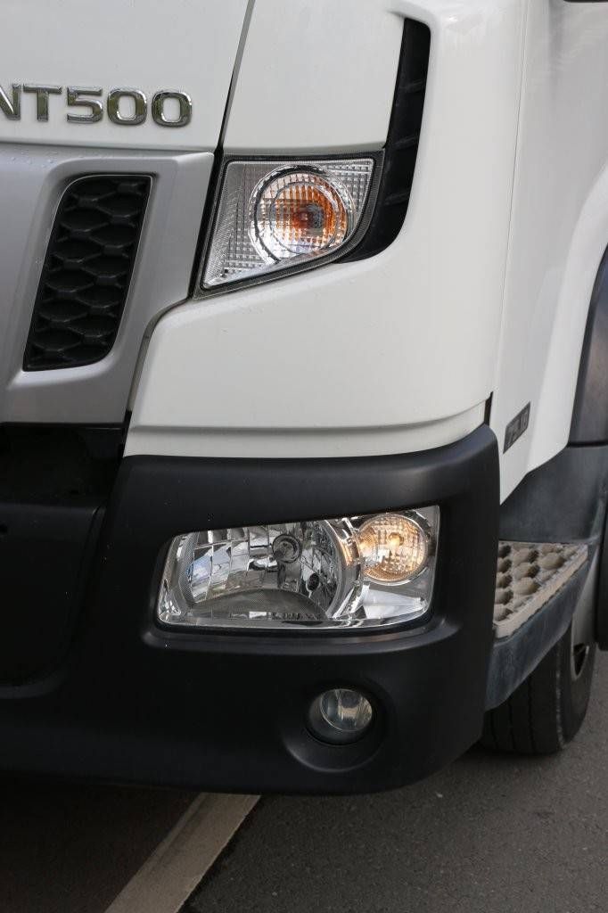 Platte laadbak (vrachtwagen) Nissan NT500 Diesel