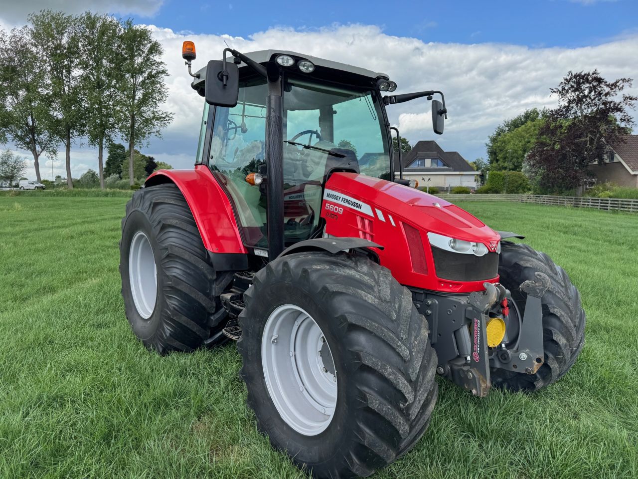 Massey Ferguson 5609 Dyna-4