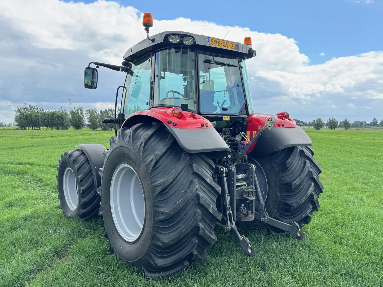 Massey Ferguson 5609 Dyna-4