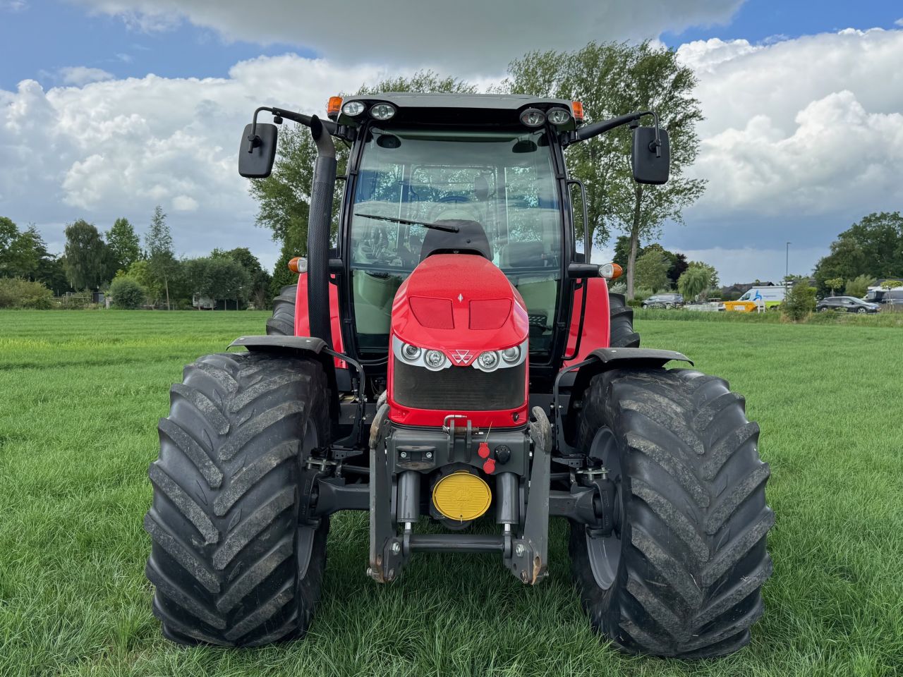Massey Ferguson 5609 Dyna-4