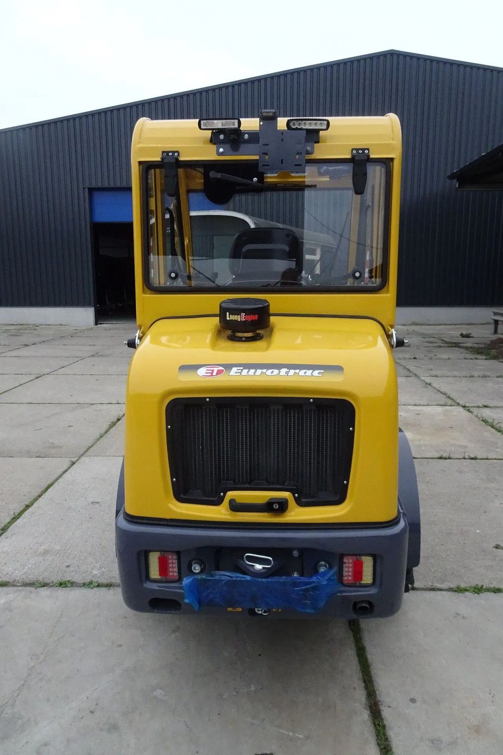 Eurotrac W12CS met cabine