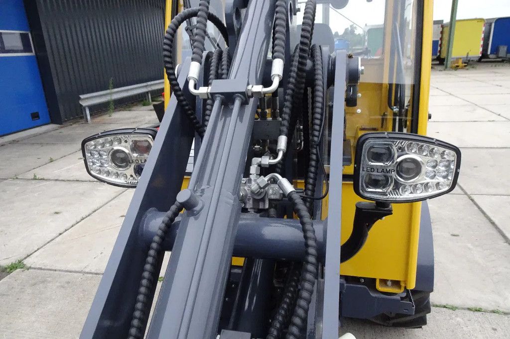 Eurotrac W12CS met cabine