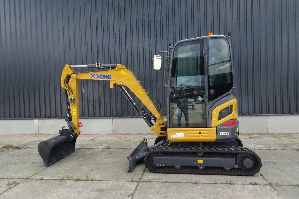 XCMG XE27E Midikraan