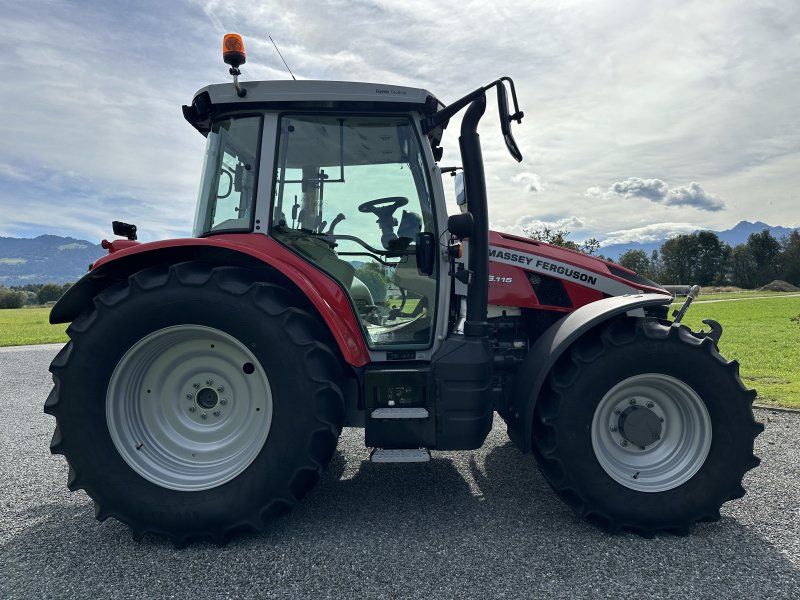 Massey Ferguson 5S.115