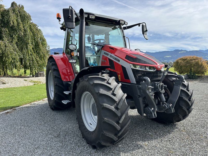 Massey Ferguson 5S.115