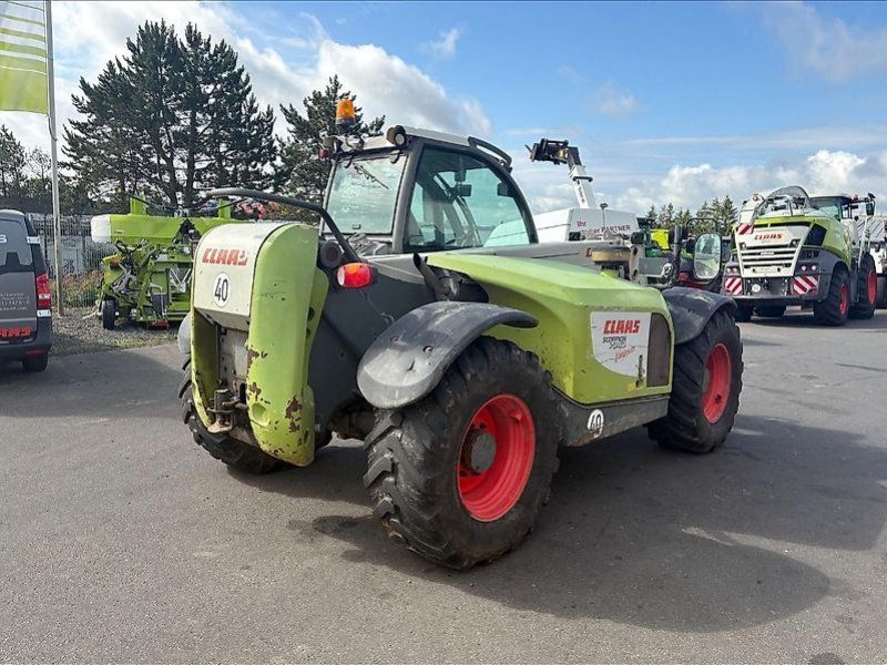 Claas Scorpion 7040