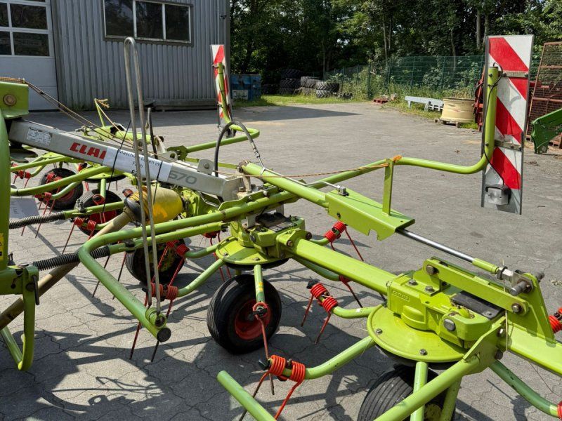 Claas Volto 670