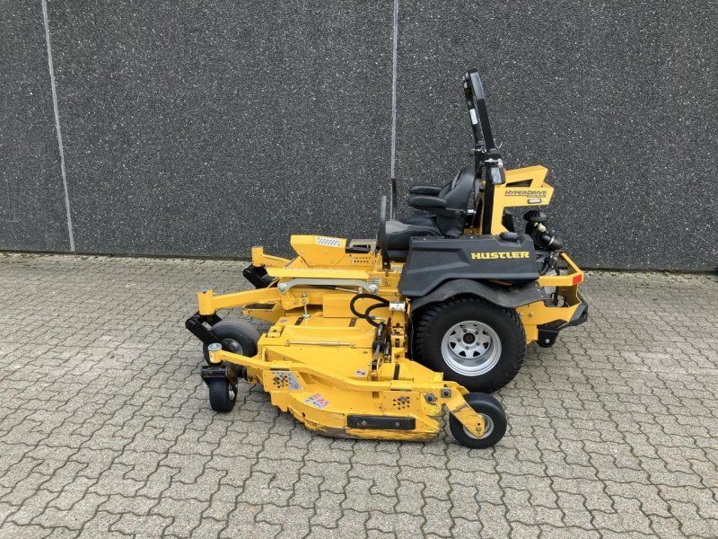 Hustler SUPER 104
