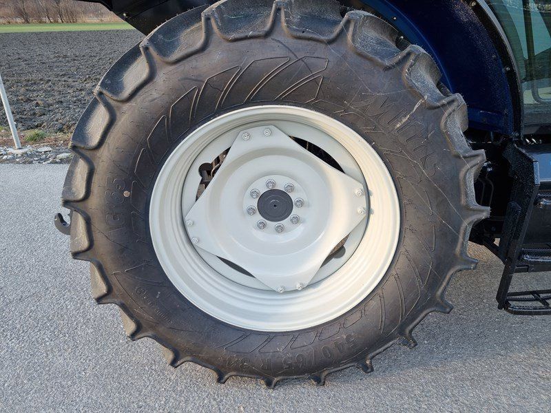 Valtra A 115