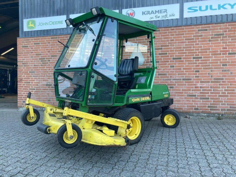 John Deere F935