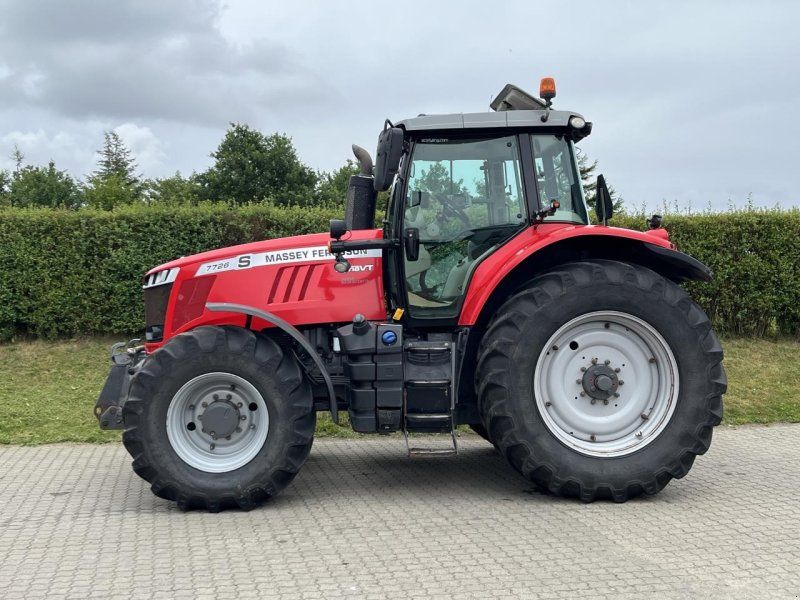Massey Ferguson 7726S.