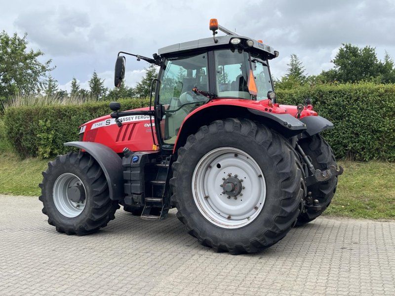Massey Ferguson 7726S.