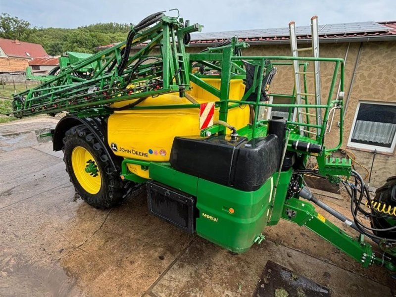 John Deere M952 I