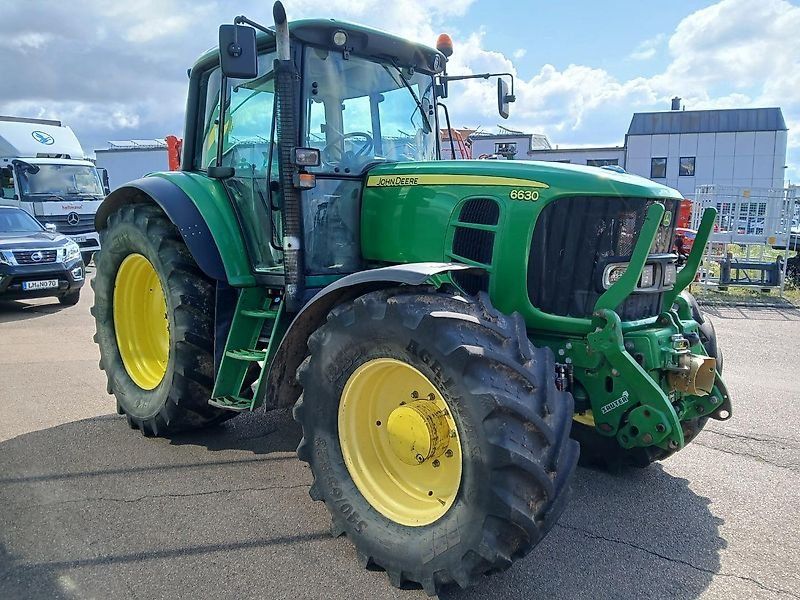 John Deere 6630