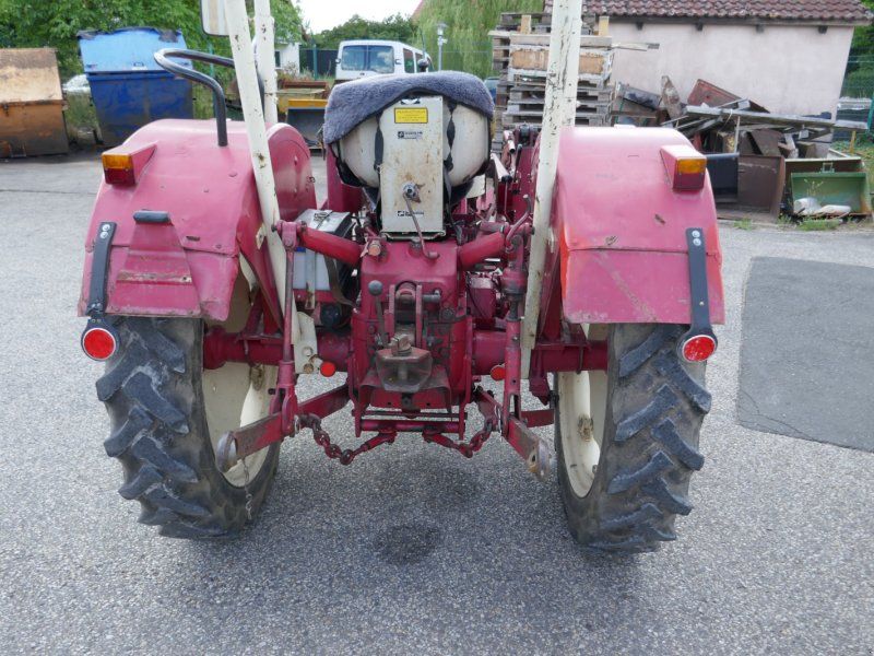 IHC 353 mit Frontlader. Erst 4487 Std. Echt guter Zustand!
