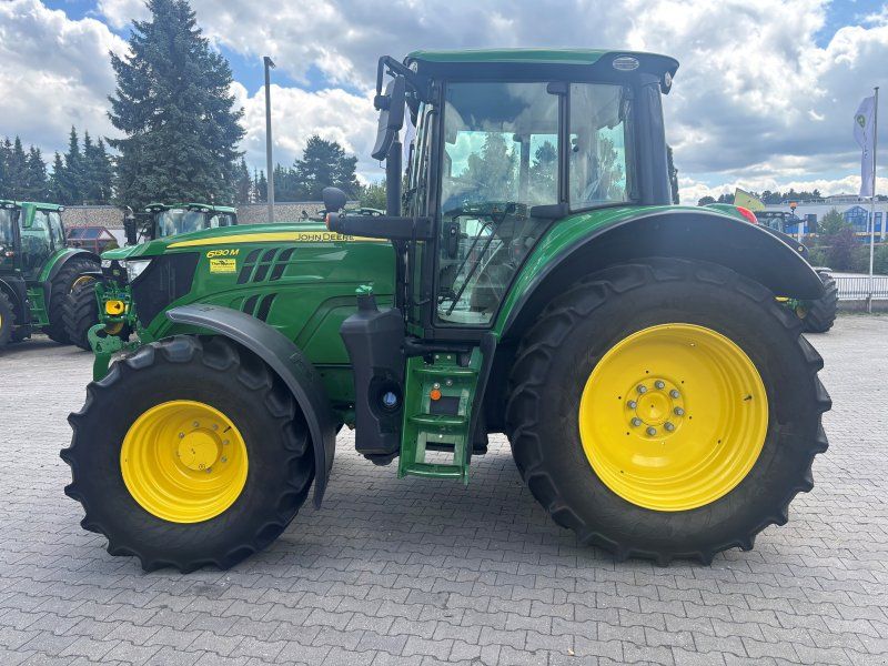 John Deere 6130M