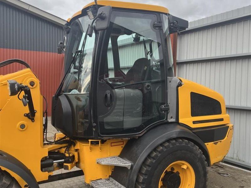 JCB TM220