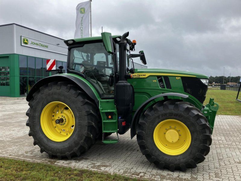 John Deere 6R 215