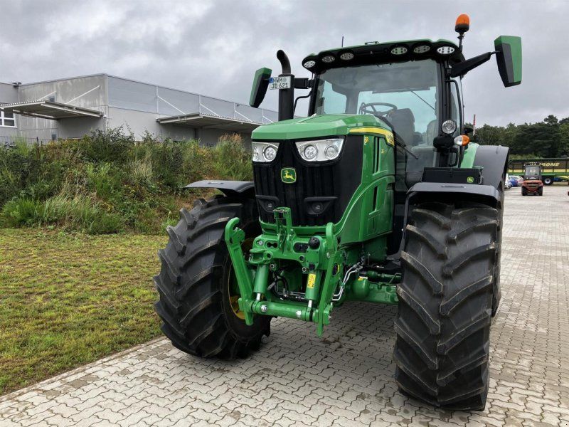 John Deere 6R 215
