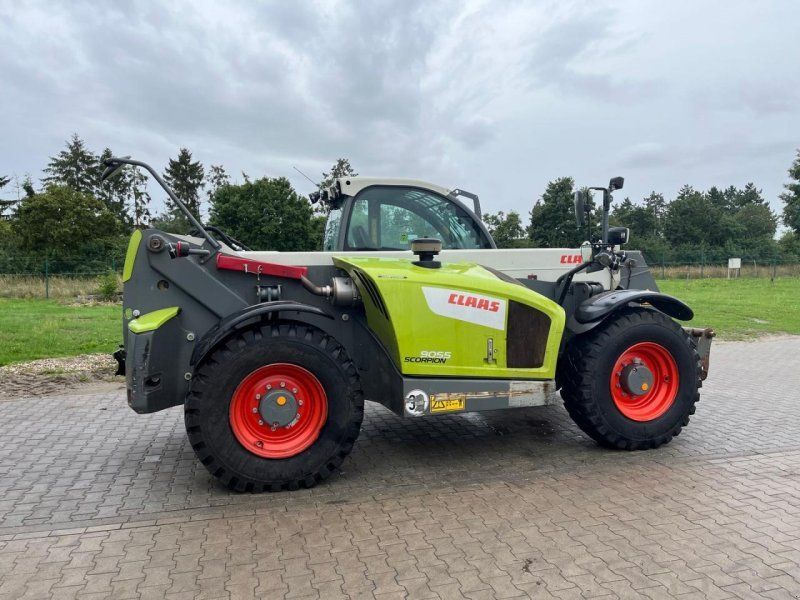 Claas Scorpion 9055
